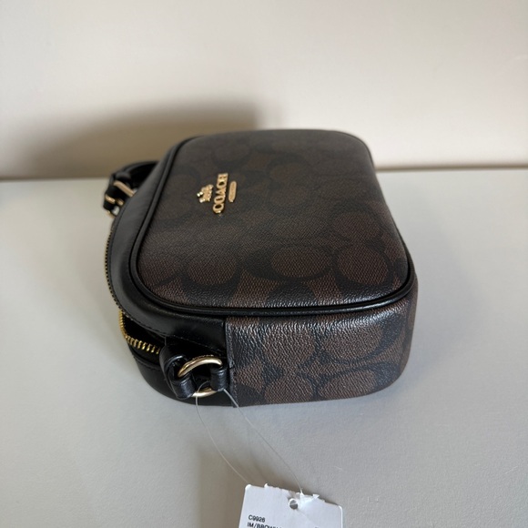 Coach C9926 camera bag - Picture 9 of 10